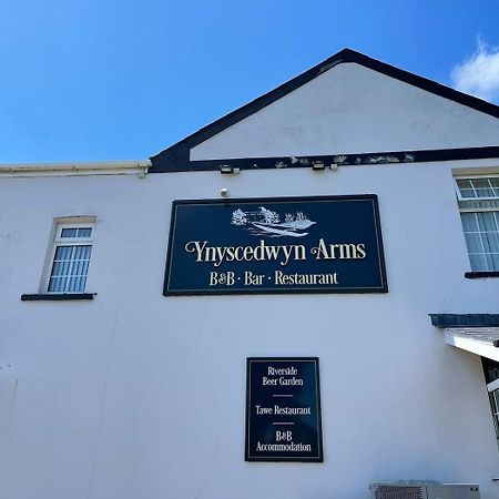 Ynyscedwyn Arms Hotel Ystradgynlais Kültér fotó