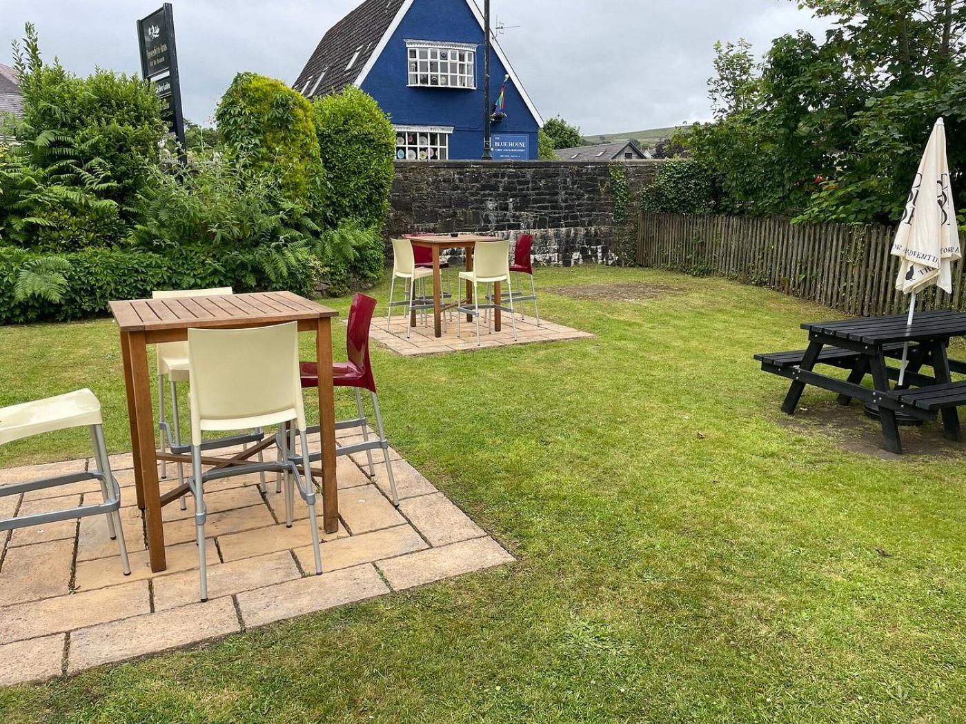 Ynyscedwyn Arms Hotel Ystradgynlais Kültér fotó